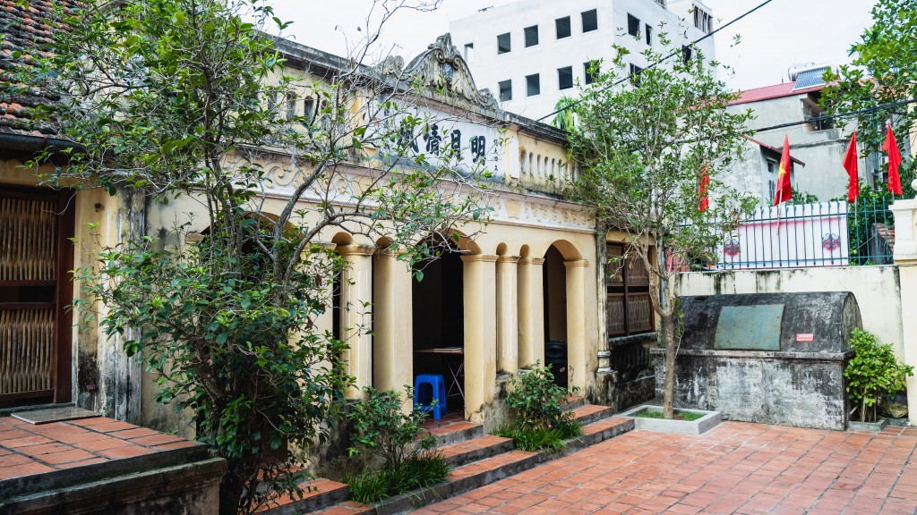 Ngôi nhà cổ còn lưu dấu những kỷ niệm về Bác Hồ - Ảnh 2.