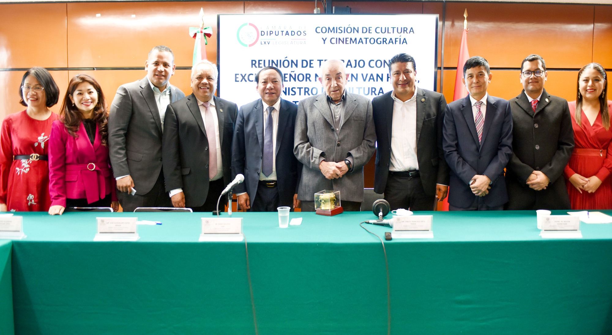 Bộ trưởng Nguyễn Văn Hùng làm việc với Chủ nhiệm Ủy ban Hạ viện Mexico về văn hóa và điện ảnh - Ảnh 4.