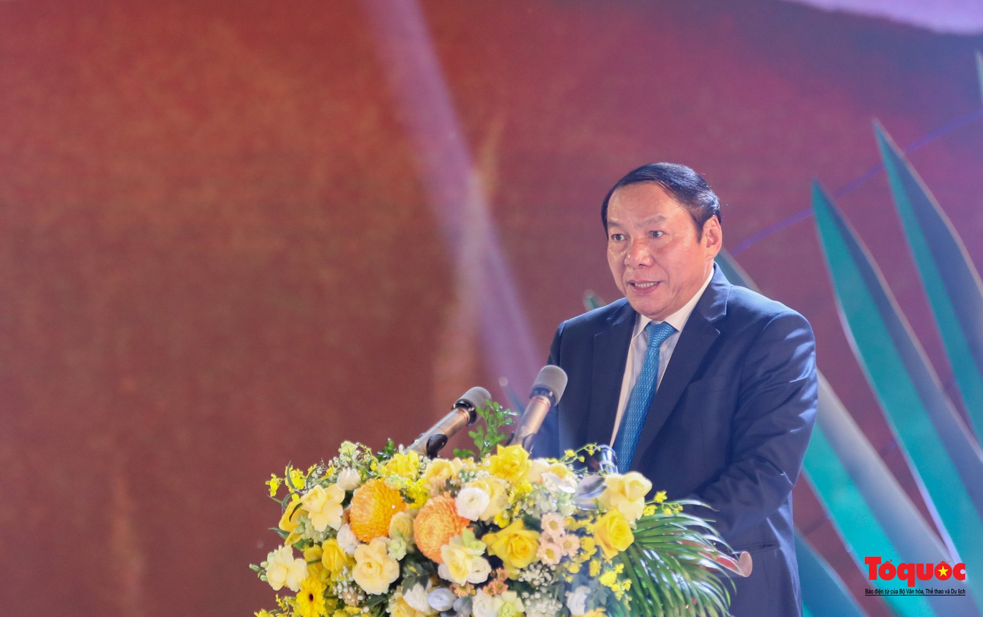 “Văn hóa không có sự cao thấp, nhỏ hay lớn mà chỉ có sự đa dạng, nét đặc sắc tiêu biểu cần được tôn trọng, tôn vinh, phát huy, giữ gìn” - Ảnh 2.