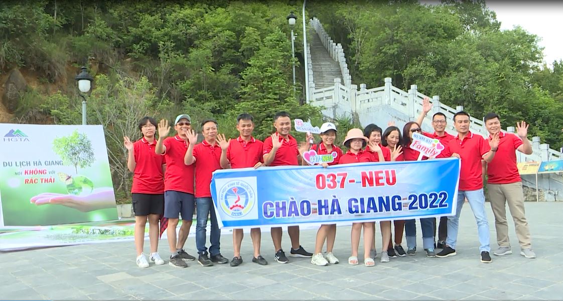 Hà Giang đẩy mạnh thực hiện văn minh du lịch - Ảnh 2.