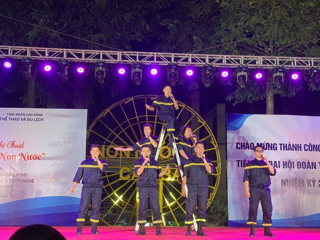 Đoàn Thanh niên Bộ tổ chức Chương trình nghệ thuật phục vụ nhân dân vùng sâu, vùng xa và Lễ ra quân tình nguyện mùa Đông năm 2022 tại Cao Bằng - Ảnh 8.