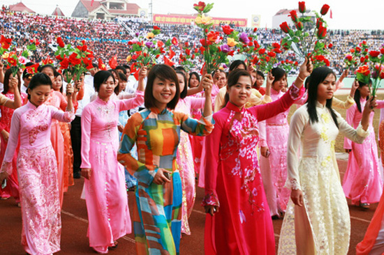 Thực hiện Phong trào thi đua "Xây dựng người phụ nữ Việt Nam thời đại mới" - Ảnh 1.