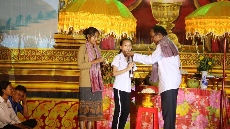 Tưng bừng đêm hội Ok Om Bok đồng bào Khmer tỉnh Trà Vinh - Ảnh 1.