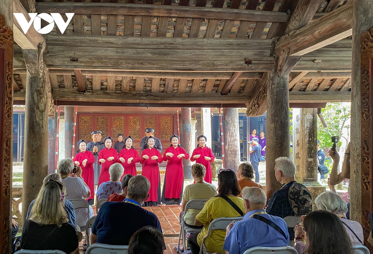 Phú Thọ nỗ lực phục hồi nhân lực du lịch sau đại dịch - Ảnh 1.