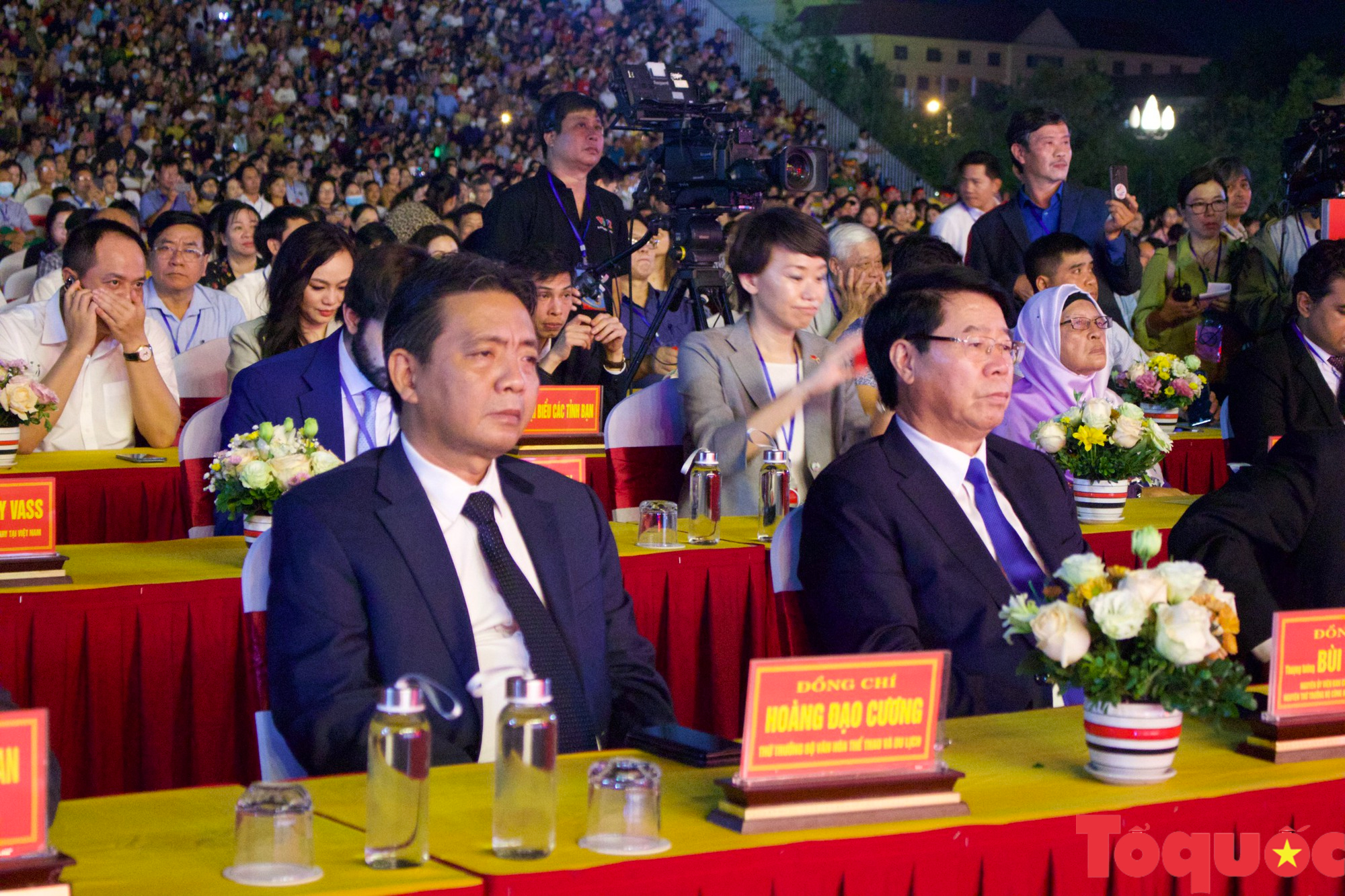 Khai mạc Festival "Ninh Bình năm 2022- Tràng An kết nối di sản": Di sản hội tụ, kết nối và lan tỏa  - Ảnh 3.