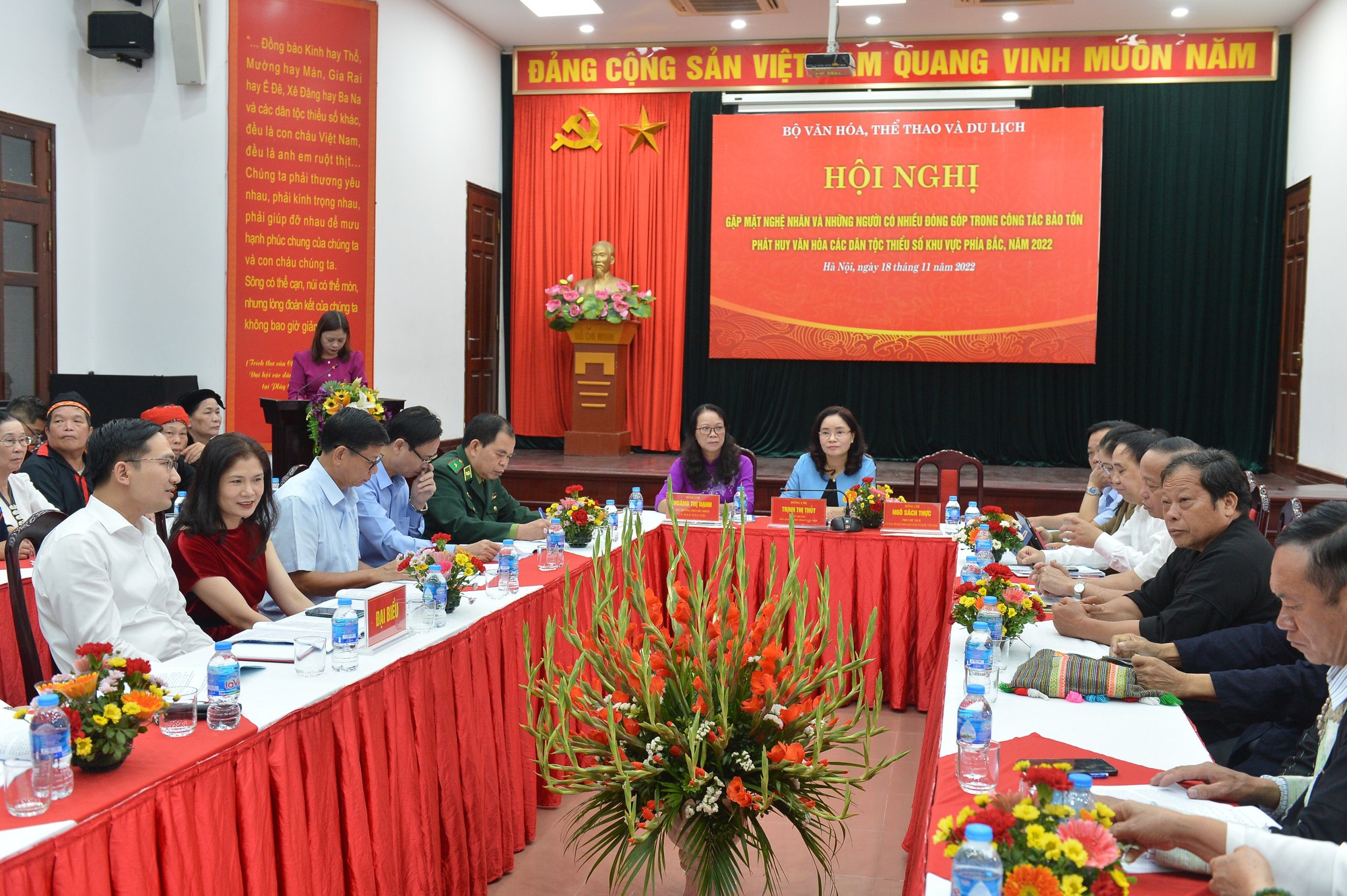 Thứ trưởng Trịnh Thị Thủy: Văn hóa của đồng bào dân tộc thiểu số là một nguồn nội lực - Ảnh 1.