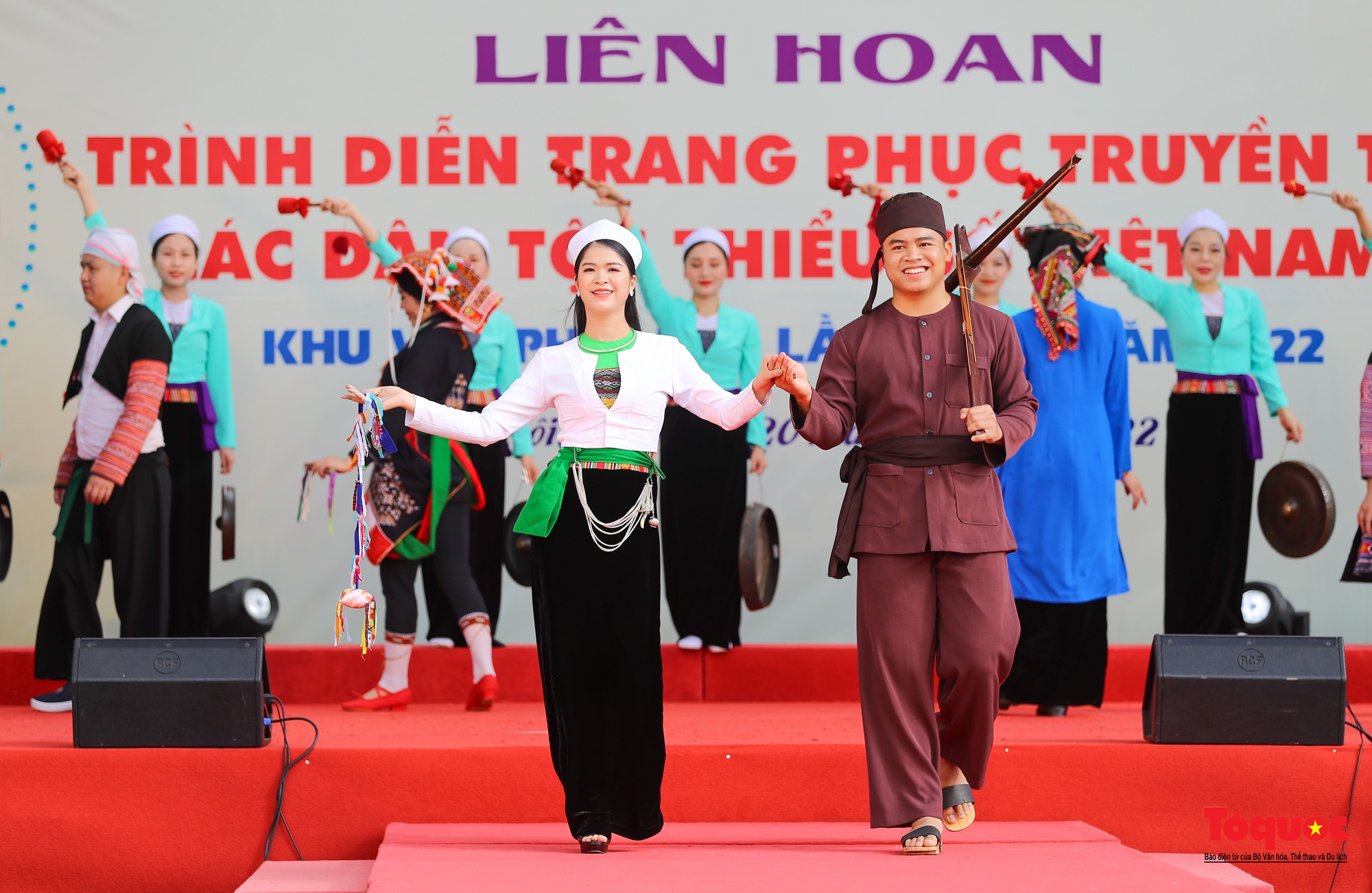 Nỗ lực bảo tồn phát huy trang phục truyền thống các dân tộc thiểu số - Ảnh 3.