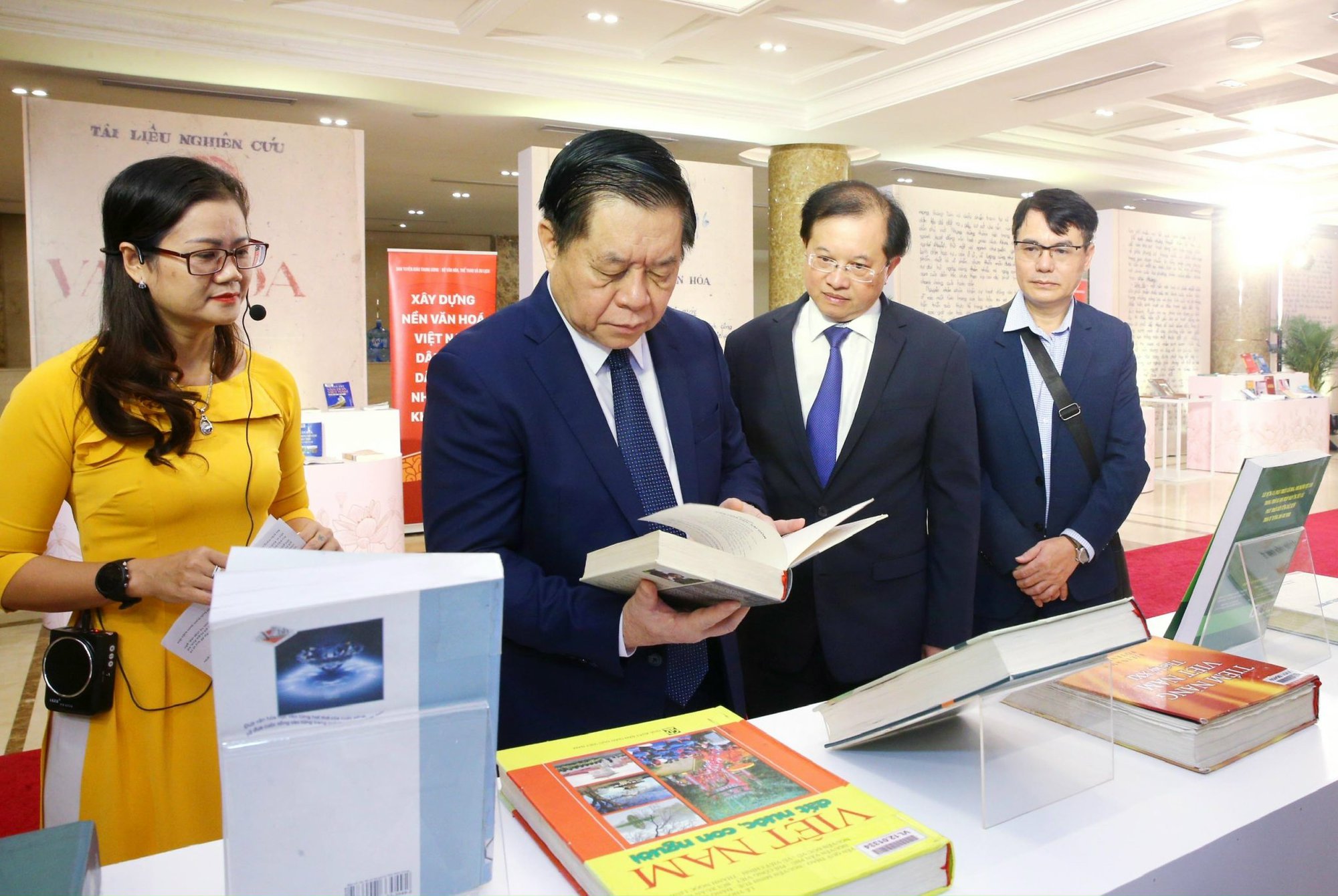 Giữ gìn, phát huy, xây dựng và phát triển các hệ giá trị Việt Nam góp phần phát triển đất nước nhanh và bền vững - Ảnh 4.