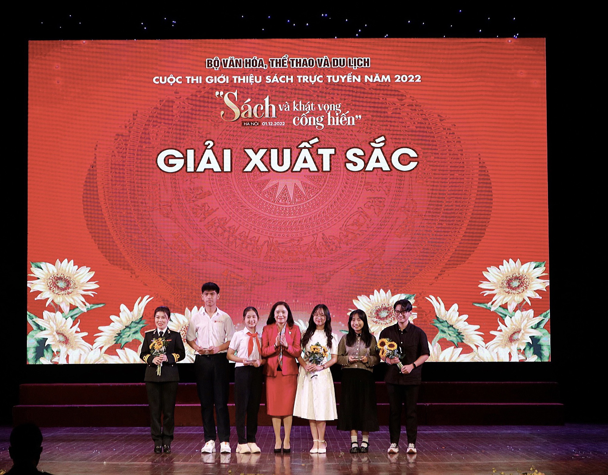 165 giải thưởng được trao tại cuộc thi Giới thiệu sách trực tuyến năm 2022 - Ảnh 3.