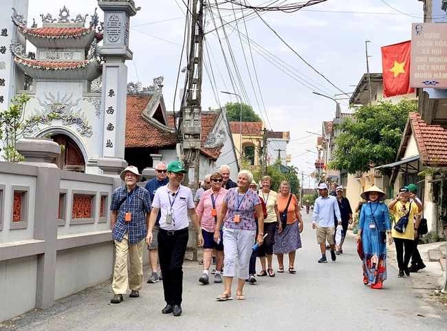 Phú Thọ: Phát triển du lịch về nguồn - Ảnh 2.