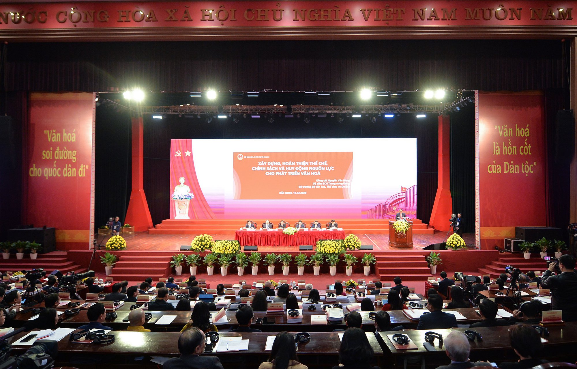 Thống nhất nhận thức, đi đến hành động trong xây dựng thể chế, chính sách phát triển văn hóa của đất nước để khơi thông nguồn lực, thúc đẩy sáng tạo - Ảnh 3.