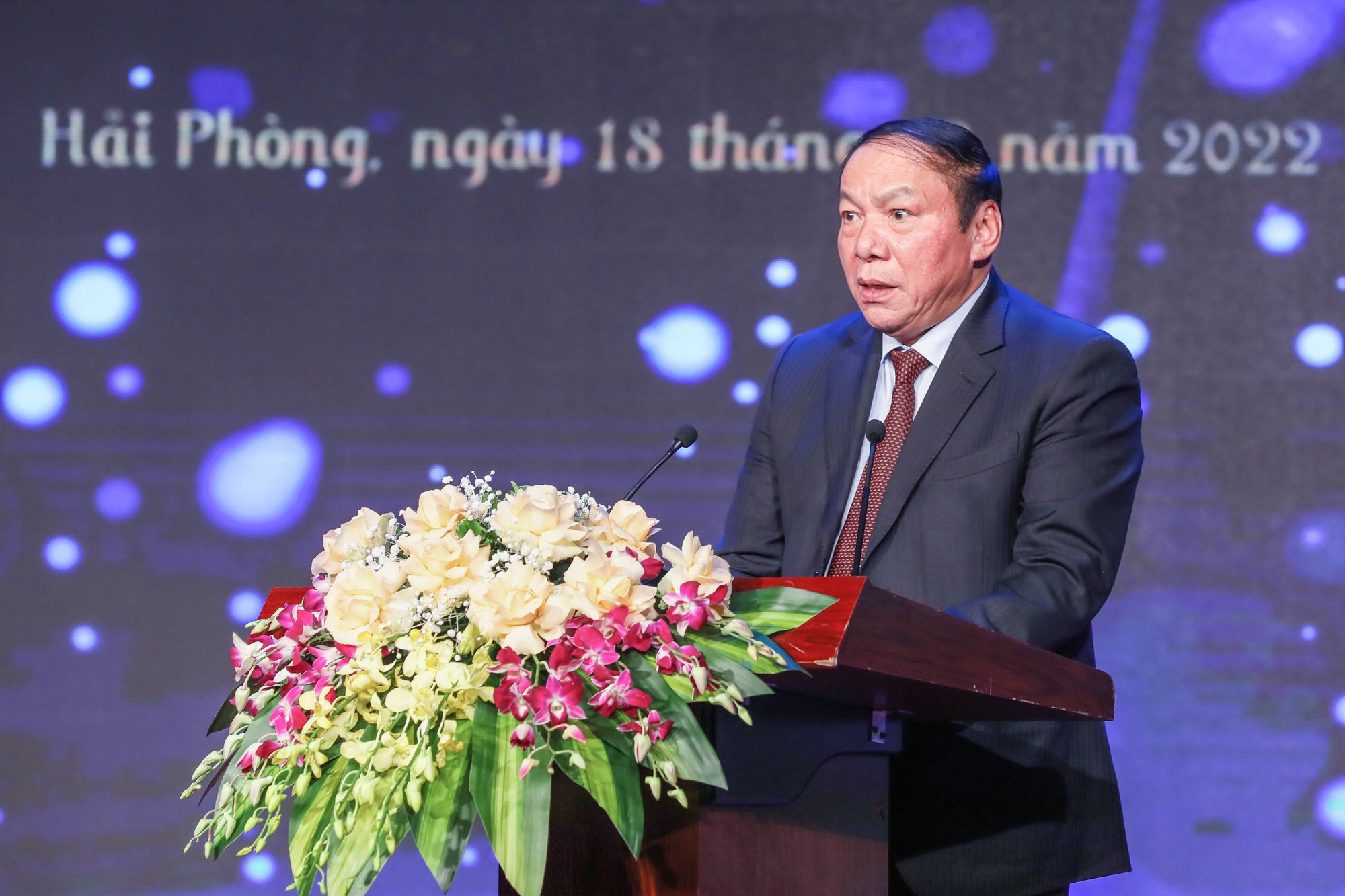 Phát động sáng tác tác phẩm văn học nghệ thuật "Sống mãi với thời gian": Phát huy các thành tựu, kiến tạo tác phẩm mới - Ảnh 3.