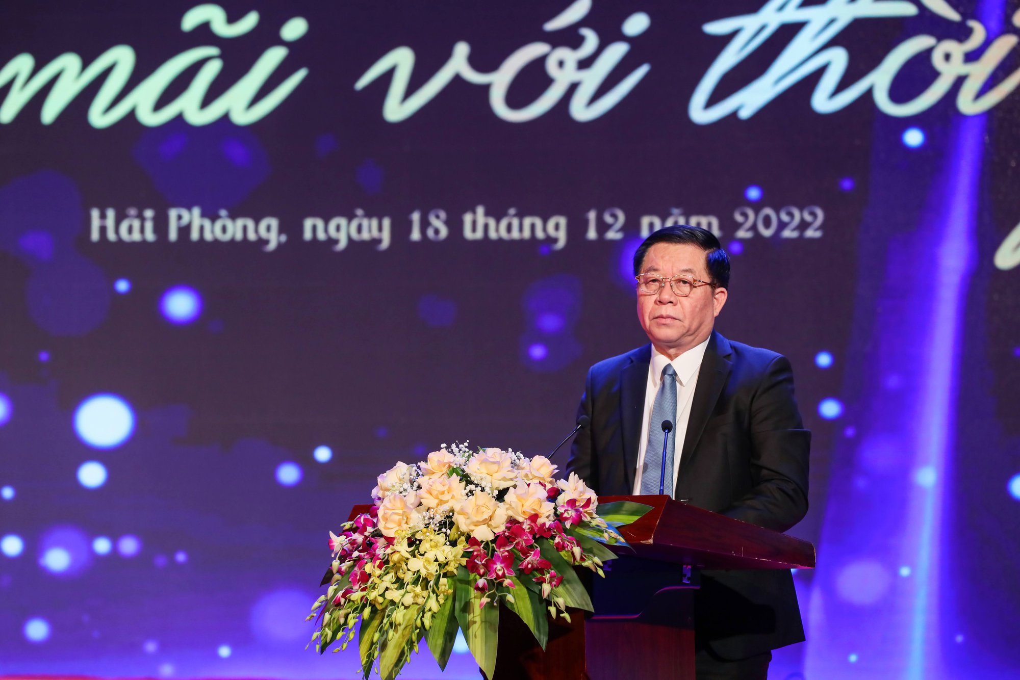 Phát động sáng tác tác phẩm văn học nghệ thuật "Sống mãi với thời gian": Phát huy các thành tựu, kiến tạo tác phẩm mới - Ảnh 2.
