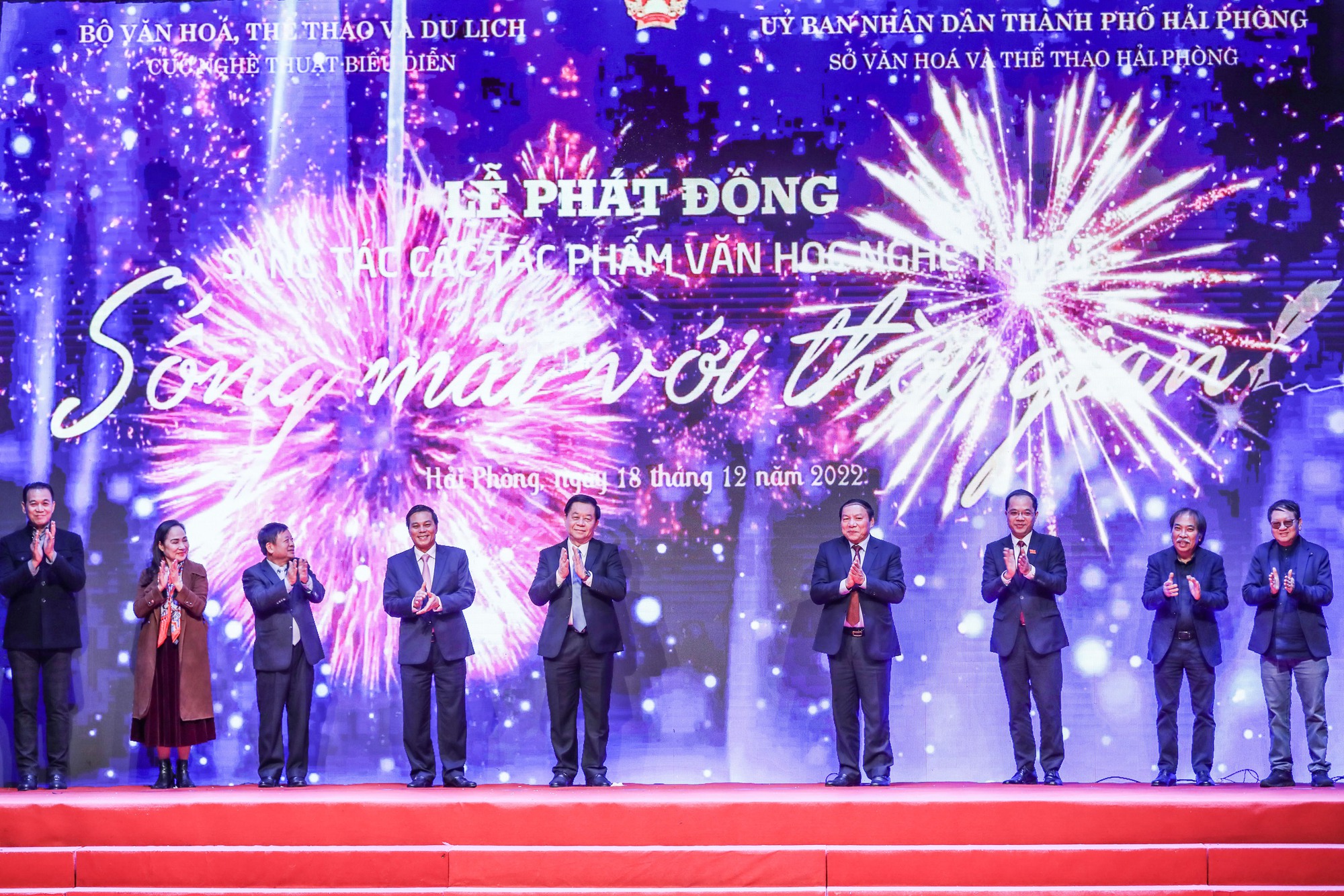 Phát động sáng tác tác phẩm văn học nghệ thuật "Sống mãi với thời gian": Phát huy các thành tựu, kiến tạo tác phẩm mới - Ảnh 6.
