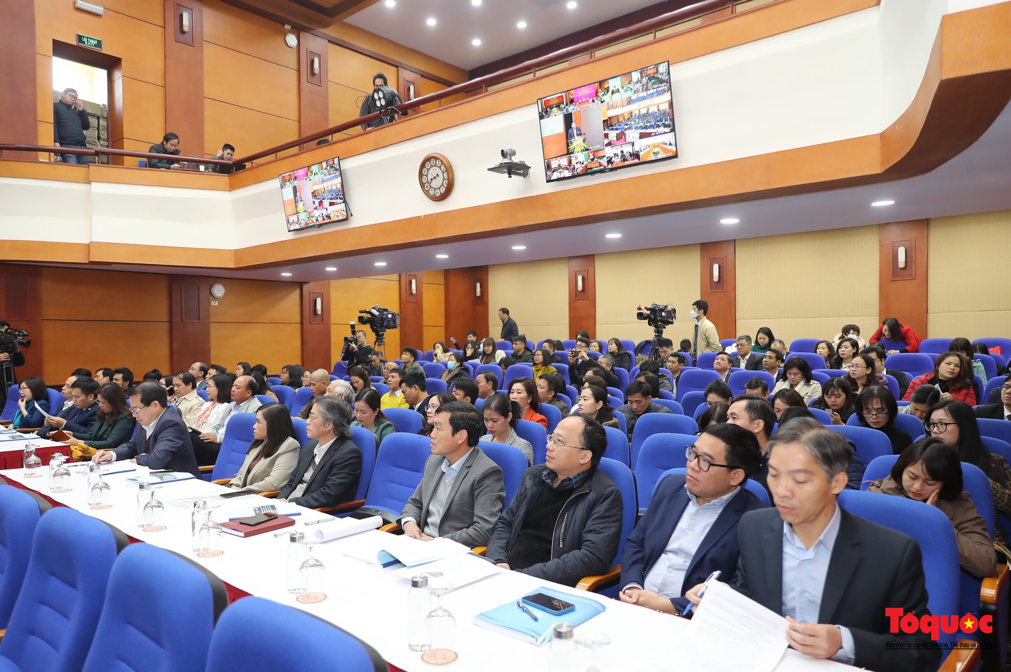 Văn hóa và công nghiệp văn hóa phải song hành cùng nền kinh tế thị trường, tạo ra giá trị, lợi ích cho con người và quốc gia - Ảnh 4.