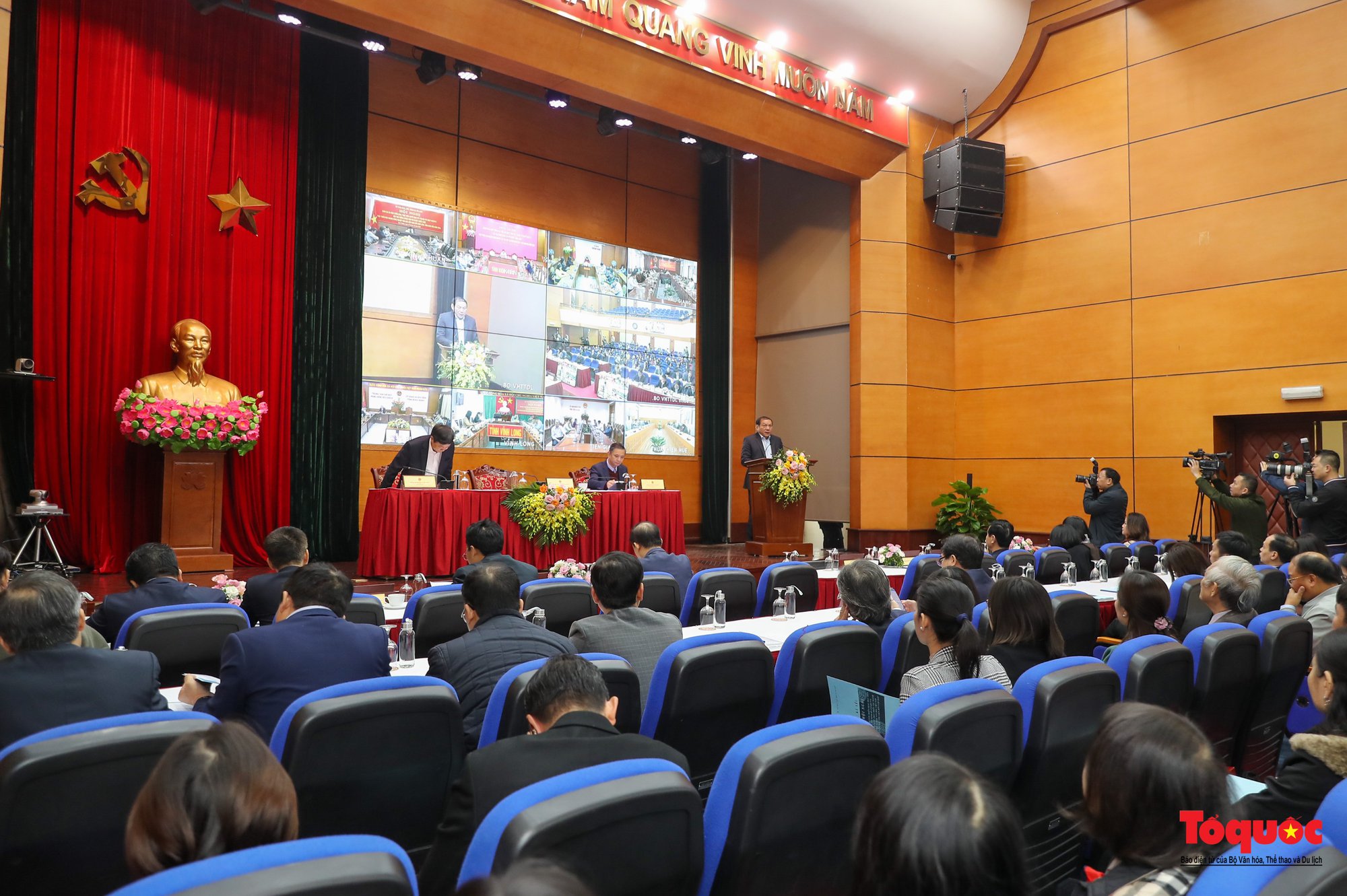 Văn hóa và công nghiệp văn hóa phải song hành cùng nền kinh tế thị trường, tạo ra giá trị, lợi ích cho con người và quốc gia - Ảnh 5.