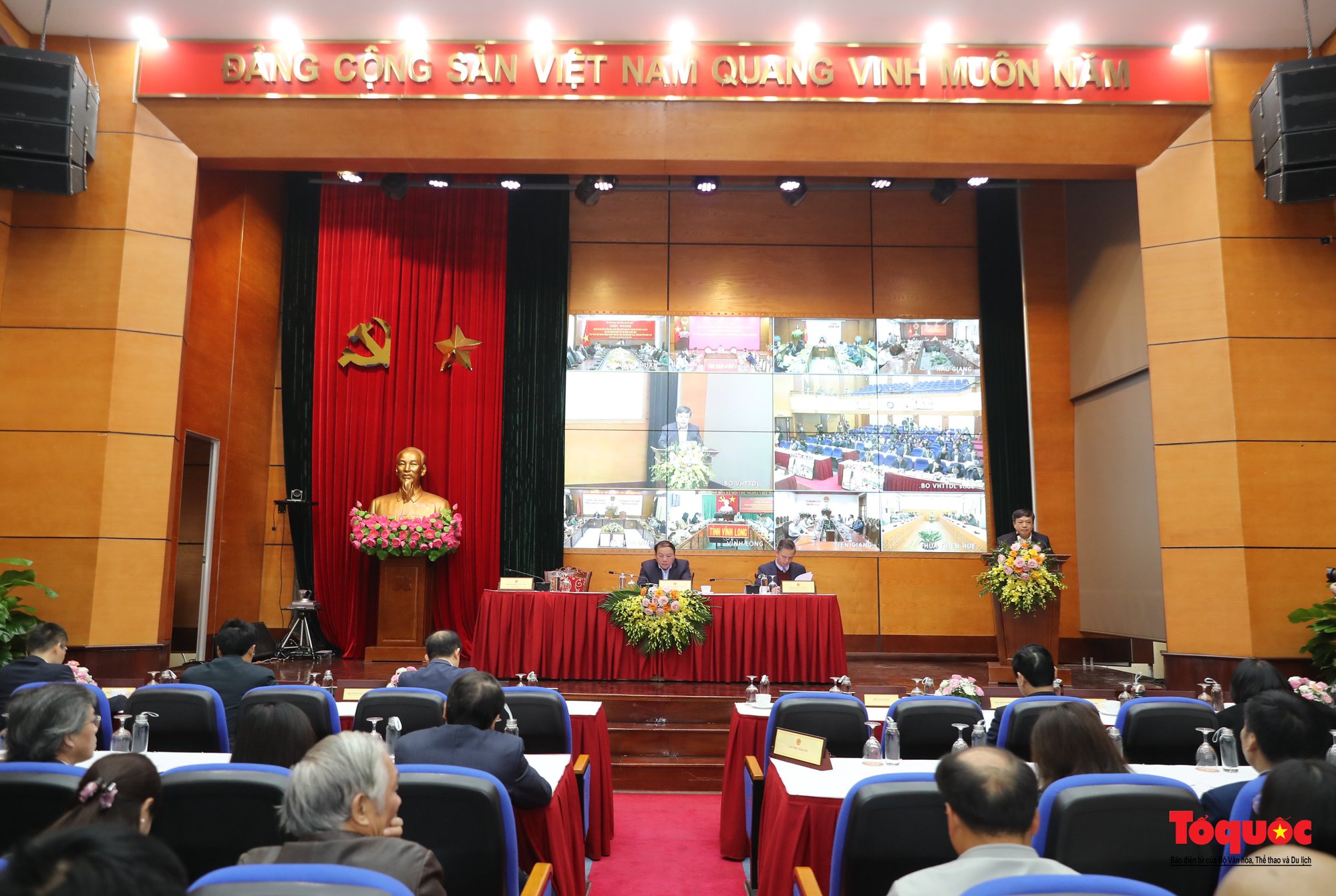 Văn hóa và công nghiệp văn hóa phải song hành cùng nền kinh tế thị trường, tạo ra giá trị, lợi ích cho con người và quốc gia - Ảnh 3.