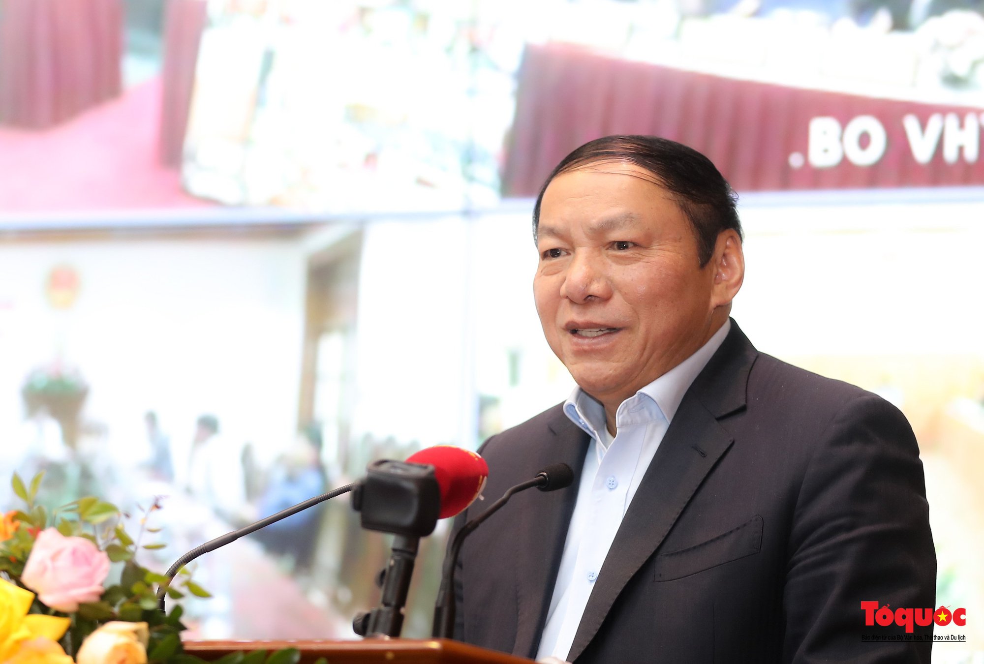 Văn hóa và công nghiệp văn hóa phải song hành cùng nền kinh tế thị trường, tạo ra giá trị, lợi ích cho con người và quốc gia - Ảnh 2.