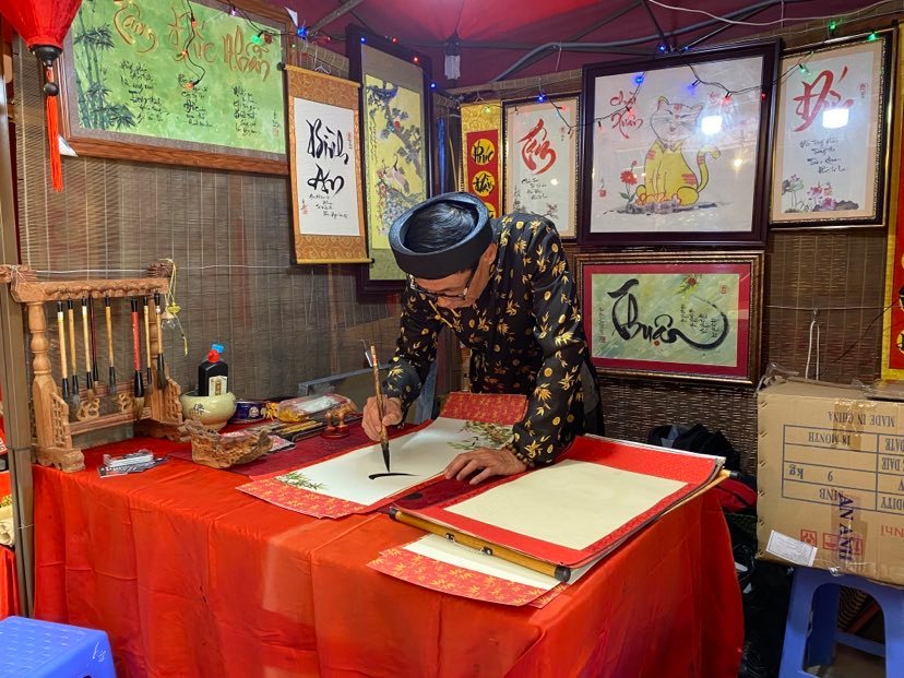 50 ông đồ tham gia Khai mạc Hội chữ Xuân 2023 - Ảnh 1.