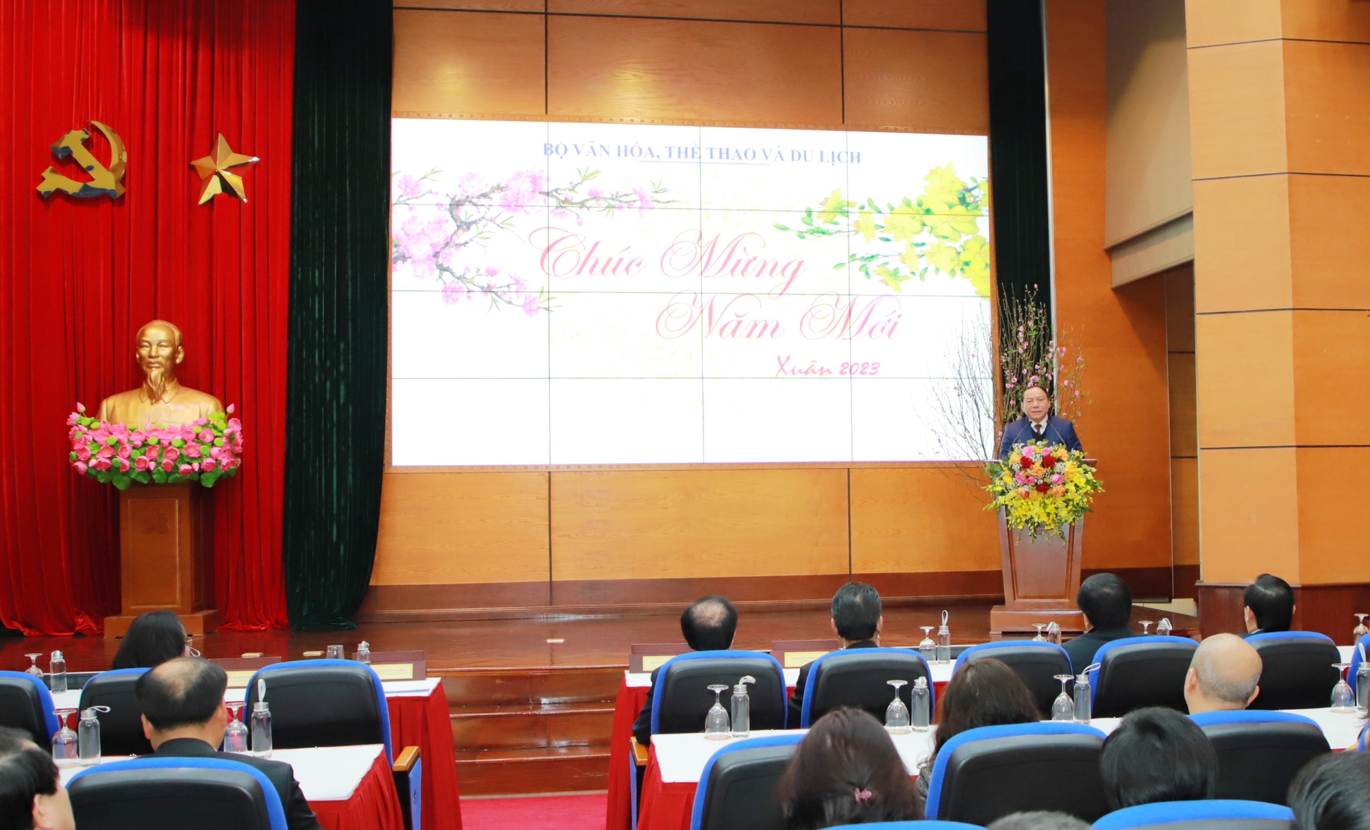 Bộ trưởng Nguyễn Văn Hùng: "Nỗ lực đưa con thuyền văn hoá, thể thao du lịch cán đích như mục tiêu đề ra" - Ảnh 3.