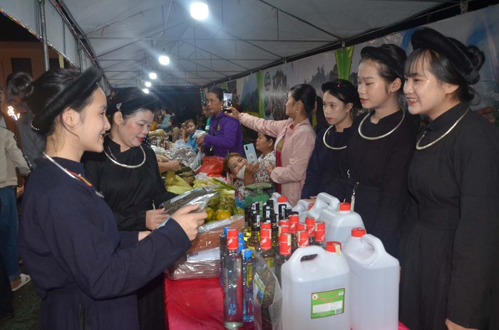 Bắc Kạn: Tạo điểm nhấn cho du lịch ATK Chợ Đồn - Ảnh 2.