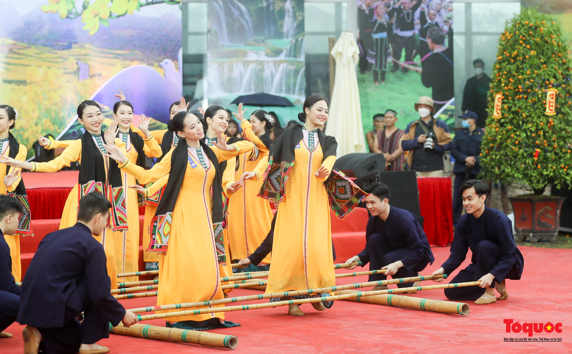 Tháng 2 hội tụ "Sắc Xuân trên mọi miền Tổ quốc" ở Làng Văn hóa, Du lịch các dân tộc Việt Nam - Ảnh 2.