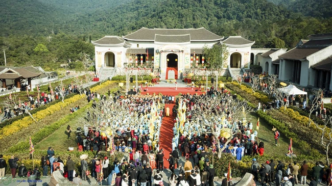 Du lịch Quảng Ninh bứt phá ngay từ đầu năm - Ảnh 1.