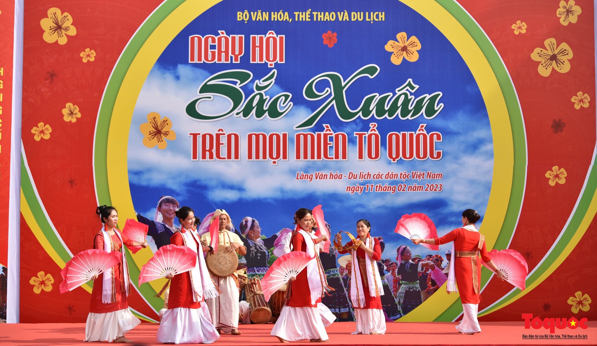 Quyền Chủ tịch nước Võ Thị Ánh Xuân dự “Ngày hội sắc xuân trên mọi miền Tổ quốc” - Ảnh 4.