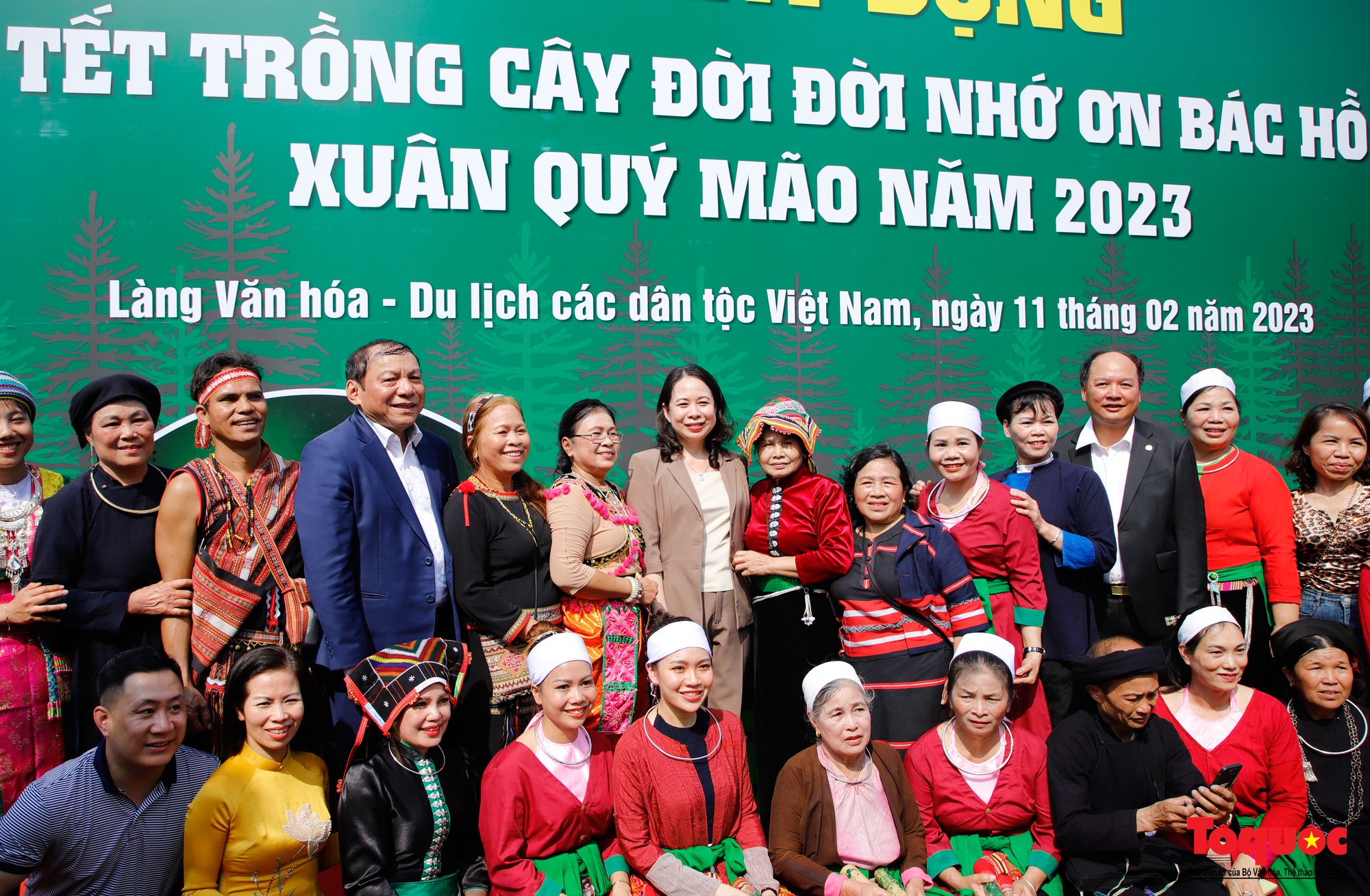 Quyền Chủ tịch nước Võ Thị Ánh Xuân dự “Ngày hội sắc xuân trên mọi miền Tổ quốc” - Ảnh 12.