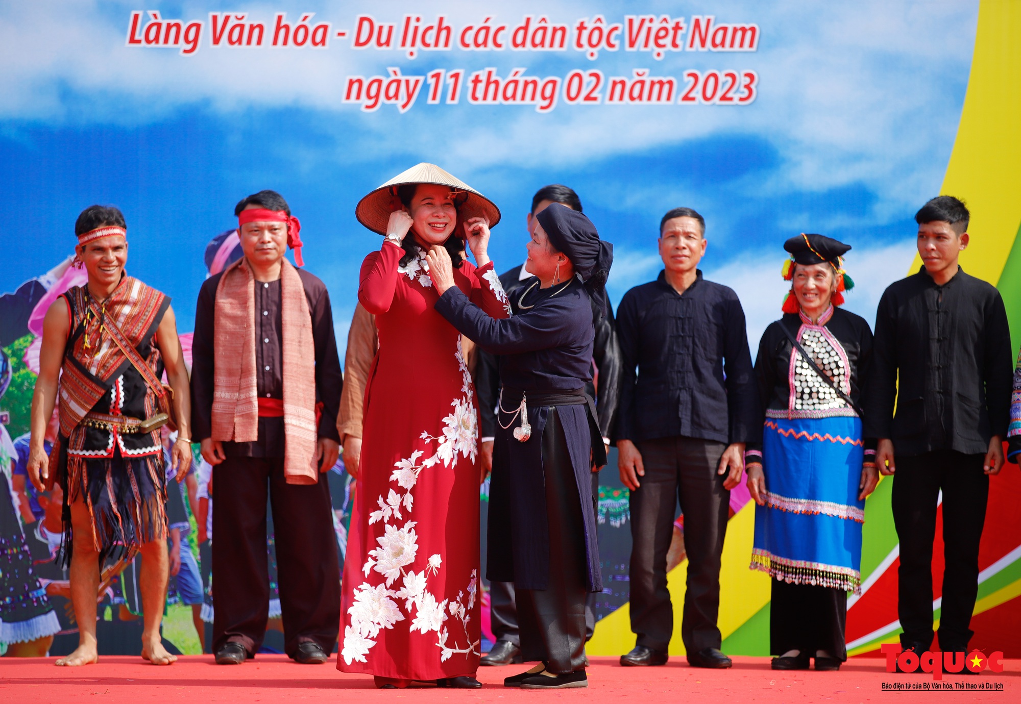 Quyền Chủ tịch nước Võ Thị Ánh Xuân dự “Ngày hội sắc xuân trên mọi miền Tổ quốc” - Ảnh 8.