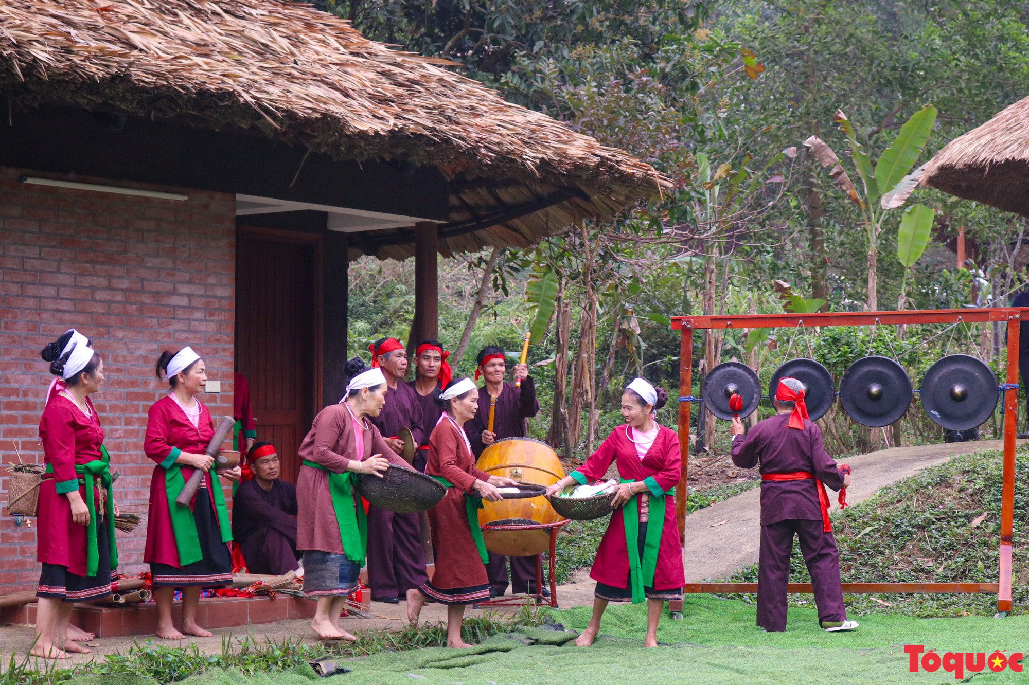 "Chậm đò ho" - nghi thức đậm bản sắc văn hóa của dân tộc Thổ - Ảnh 1.