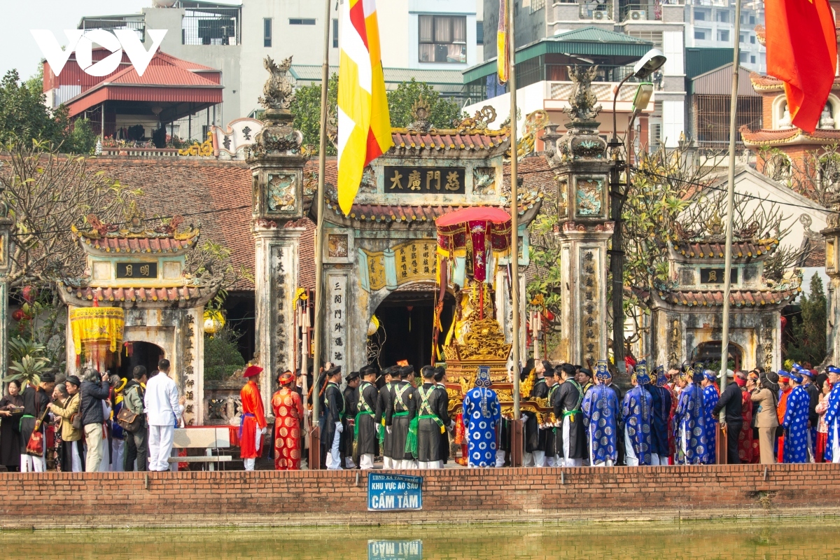 Minh bạch tiền công đức và câu chuyện niềm tin - Ảnh 1.