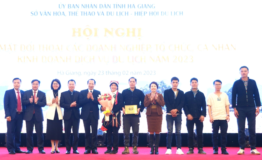 Hà Giang: Gặp mặt, đối thoại các doanh nghiệp, tổ chức, cá nhân kinh doanh dịch vụ du lịch năm 2023 - Ảnh 4.