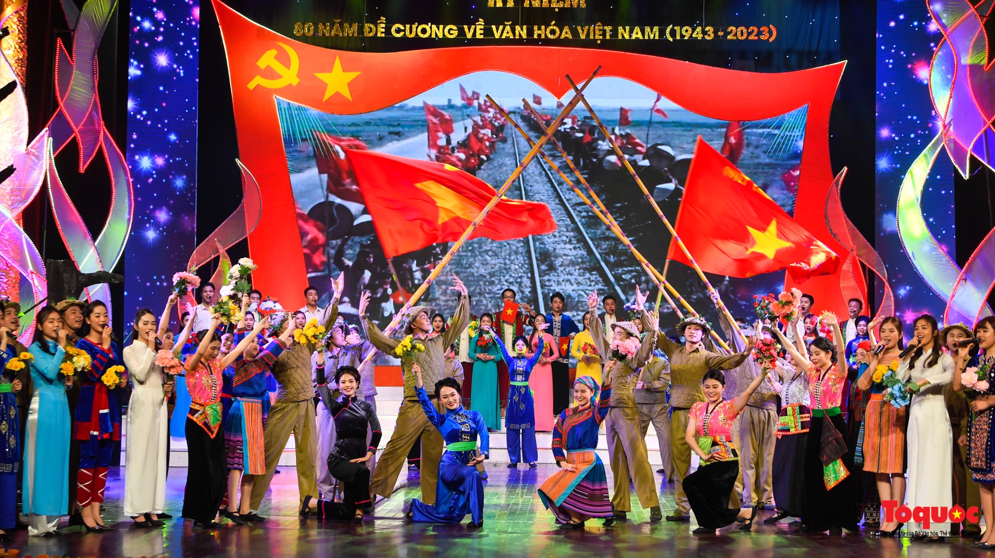 Chùm ảnh: Lễ kỷ niệm và chương trình nghệ thuật đặc biệt kỷ niệm 80 năm ra đời Đề cương văn hóa Việt Nam - Ảnh 10.