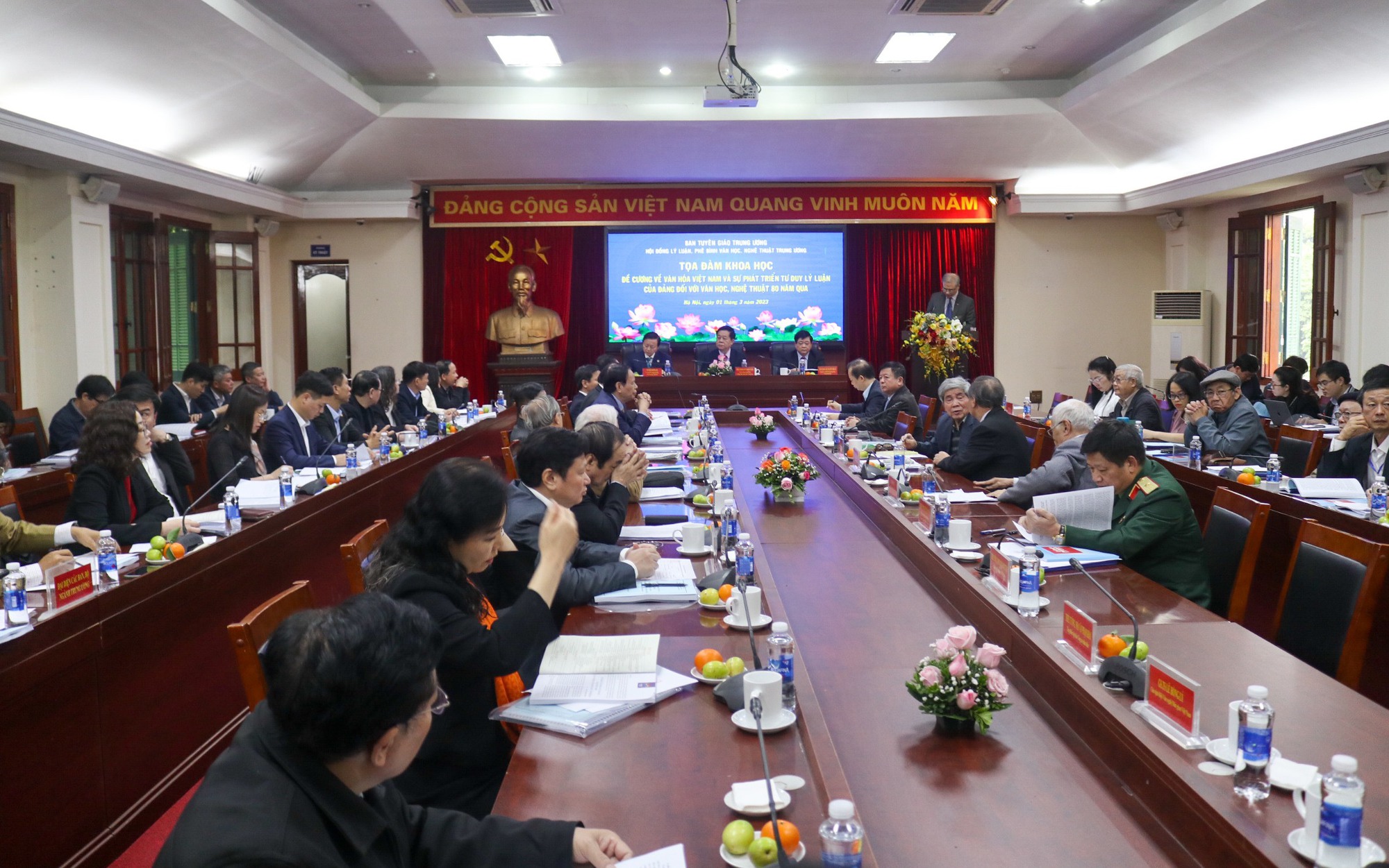 Thúc đẩy nền văn học, nghệ thuật phát triển mạnh mẽ, giàu giá trị nhân văn, giá trị thẩm mỹ, xứng đáng với tầm vóc của dân tộc và thời đại - Ảnh 5.