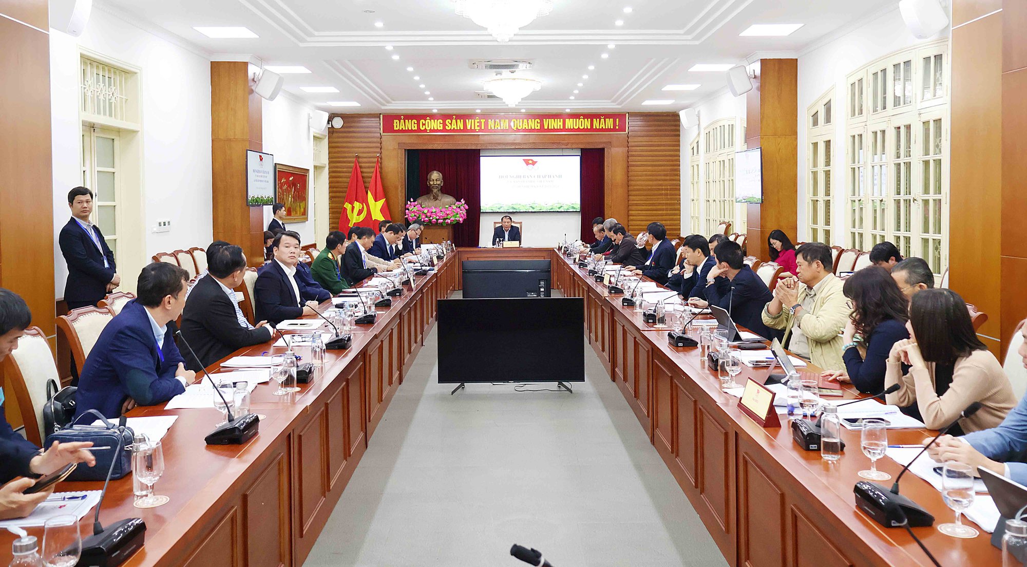Bộ trưởng Nguyễn Văn Hùng: "Làm thể thao phải đi từ gốc chứ không cắt ngọn" - Ảnh 1.