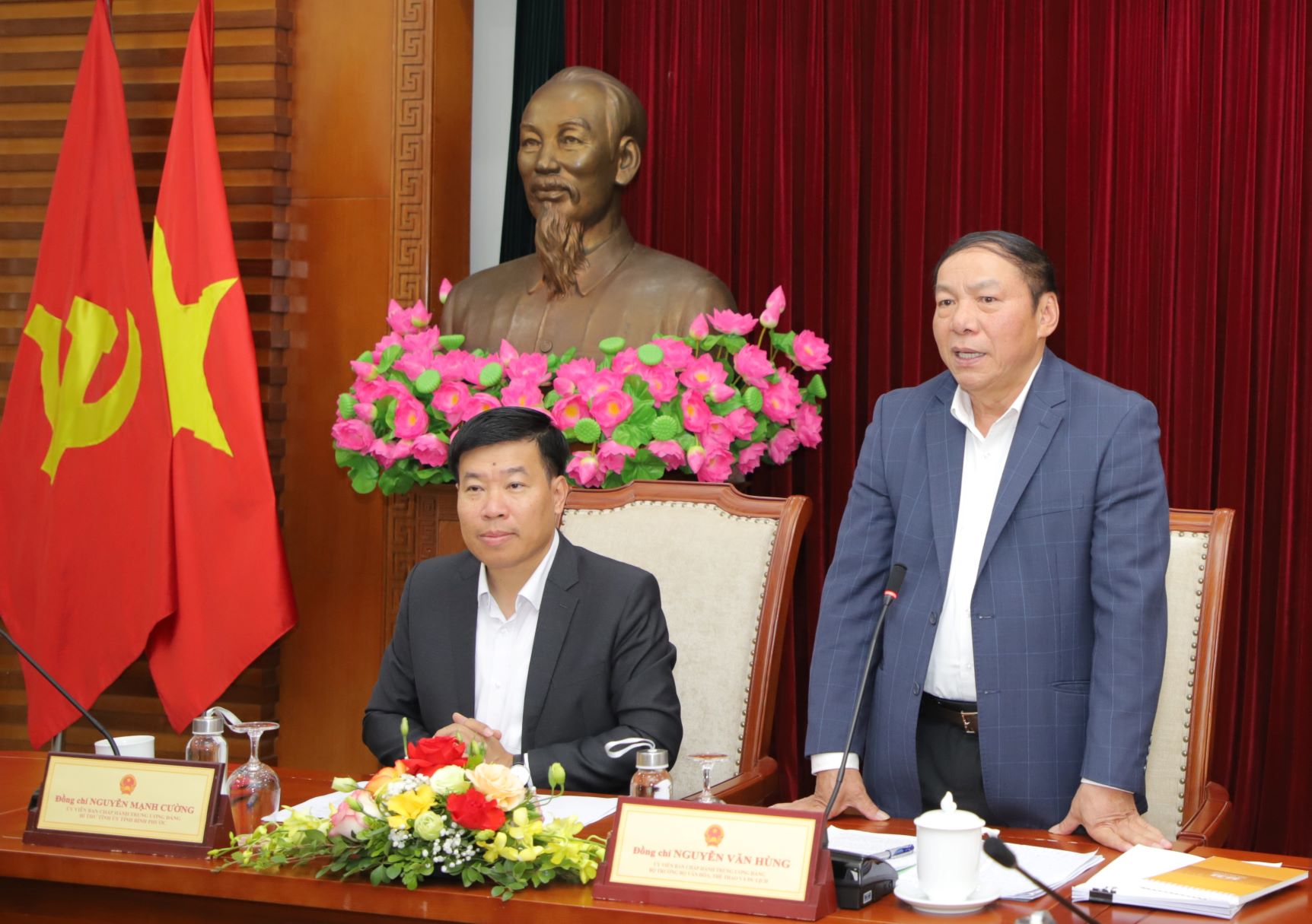 Bộ trưởng Nguyễn Văn Hùng: "Công nhận di tích, di sản đã khó, bảo tồn, phát huy được nó còn khó hơn" - Ảnh 4.