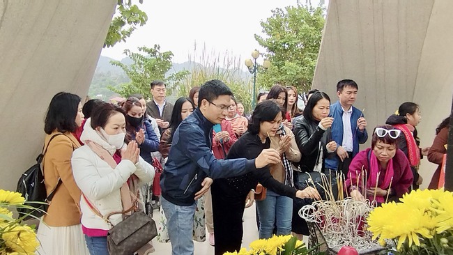 Hội nghị triển khai công tác nữ công năm 2023 và Lễ mít tinh kỷ niệm 113 năm Ngày Quốc tế Phụ nữ 8.3 - Ảnh 7.