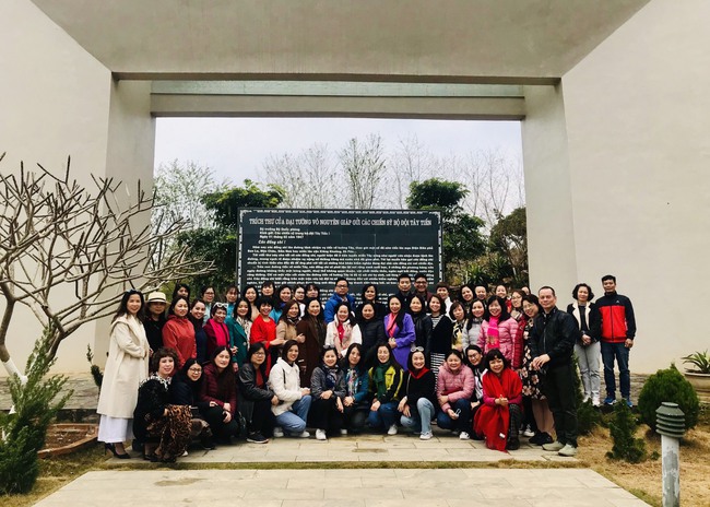 Hội nghị triển khai công tác nữ công năm 2023 và Lễ mít tinh kỷ niệm 113 năm Ngày Quốc tế Phụ nữ 8.3 - Ảnh 9.