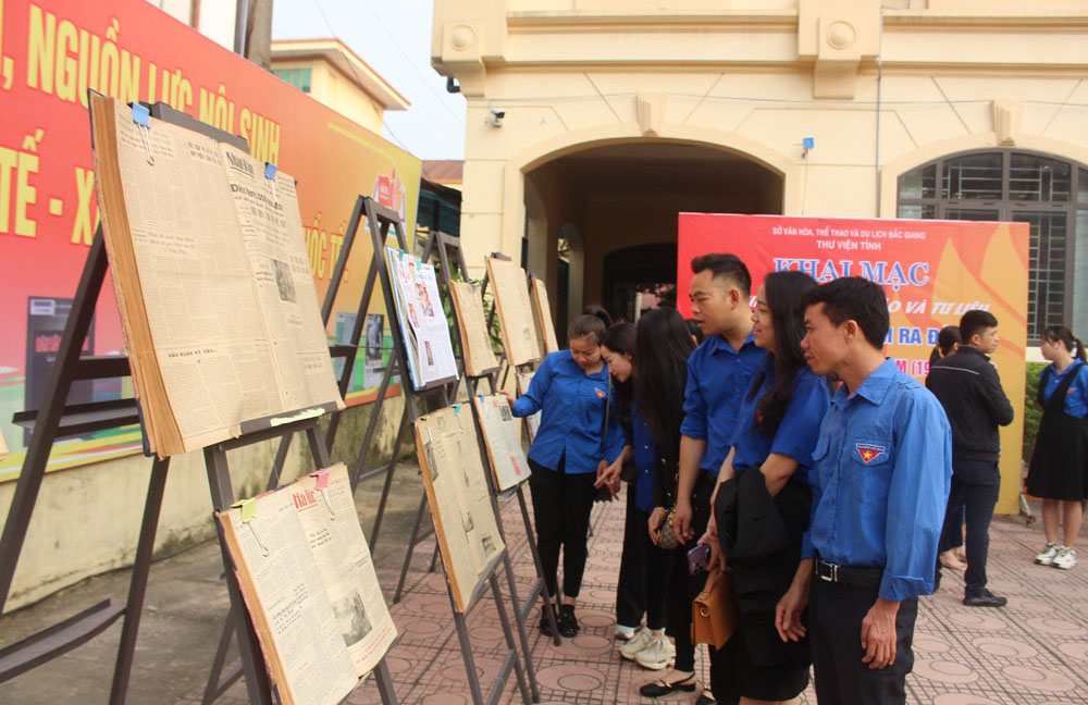Thư viện tỉnh Bắc Giang trưng bày hơn 600 tài liệu kỷ niệm 80 năm ra đời "Đề cương về văn hóa Việt Nam" - Ảnh 2.