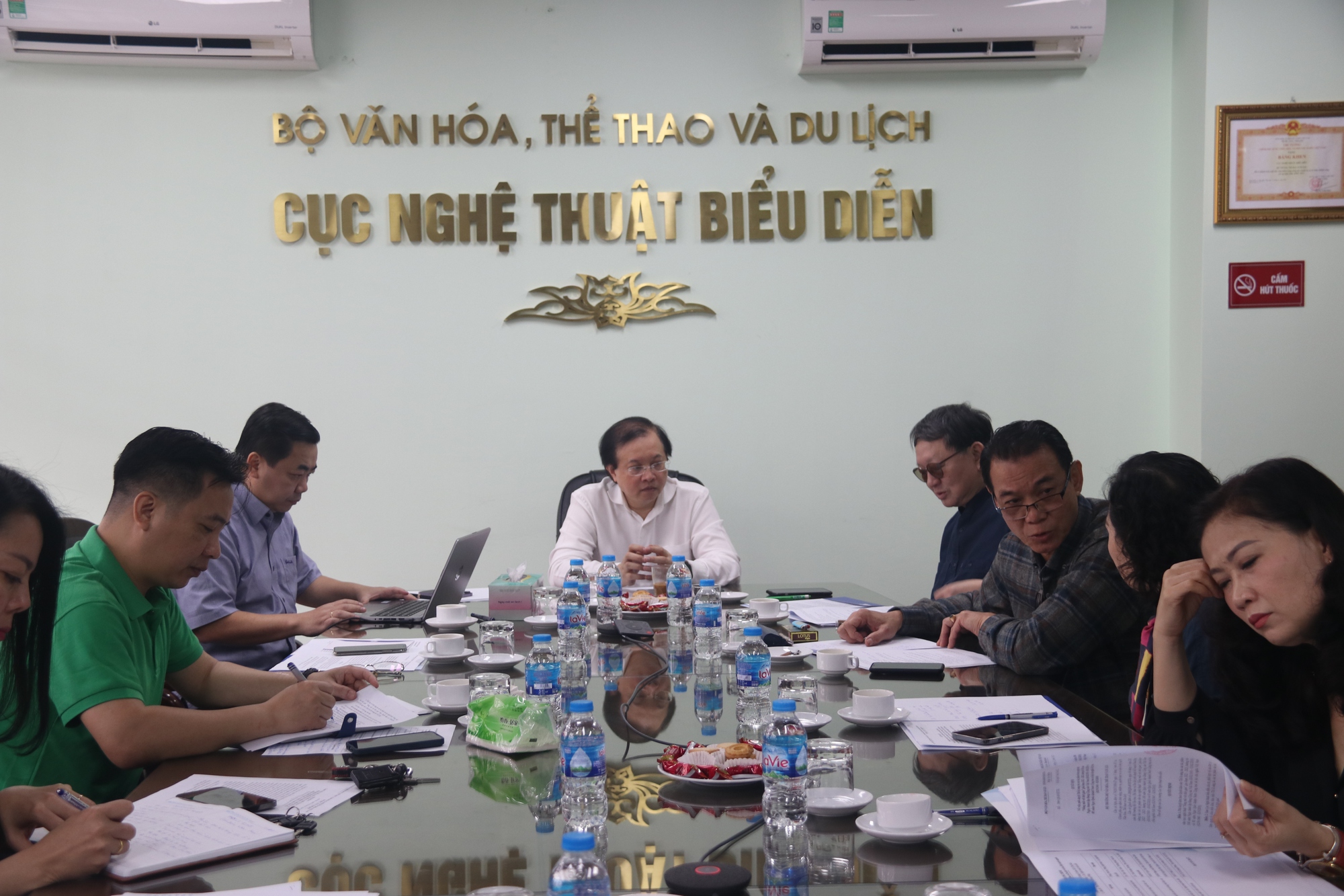 Triển khai kế hoạch sáng tác các tác phẩm văn học nghệ thuật "Sống mãi với thời gian" - Ảnh 1.