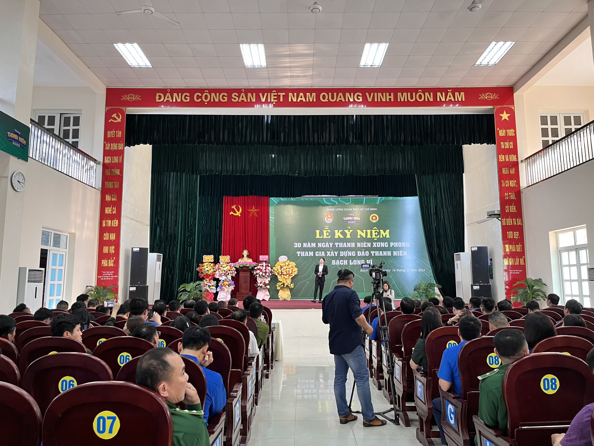 Đoàn TN Bộ VHTTDL tham gia Chương trình kỷ niệm 30 năm ngày Thanh niên xung phong tham gia xây dựng đảo thanh niên Bạch Long Vĩ - Ảnh 2.