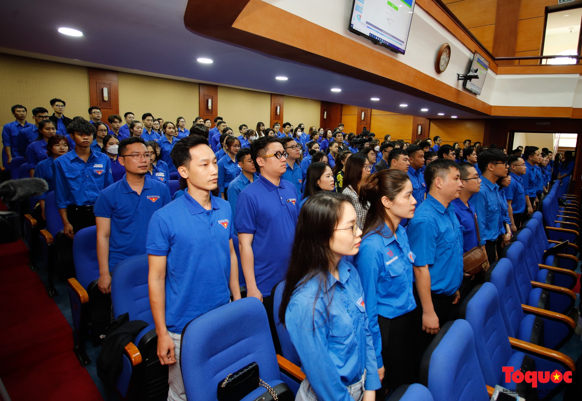 Chùm ảnh: Diễn đàn đối thoại giữa Bộ trưởng Bộ VHTTDL với thanh niên - Ảnh 3.