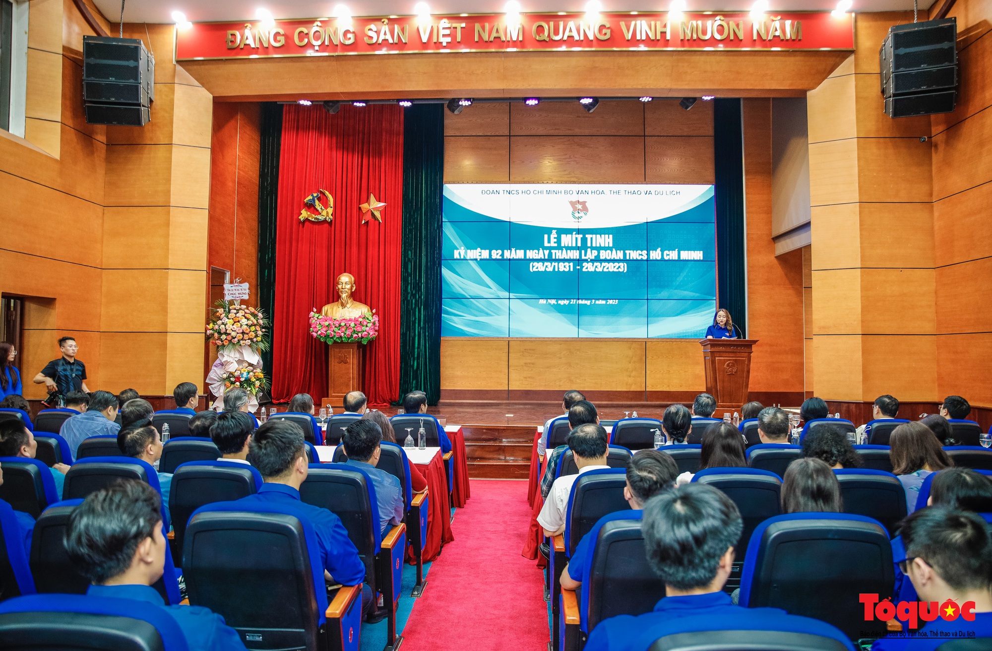 Chùm ảnh: Diễn đàn đối thoại giữa Bộ trưởng Bộ VHTTDL với thanh niên - Ảnh 1.