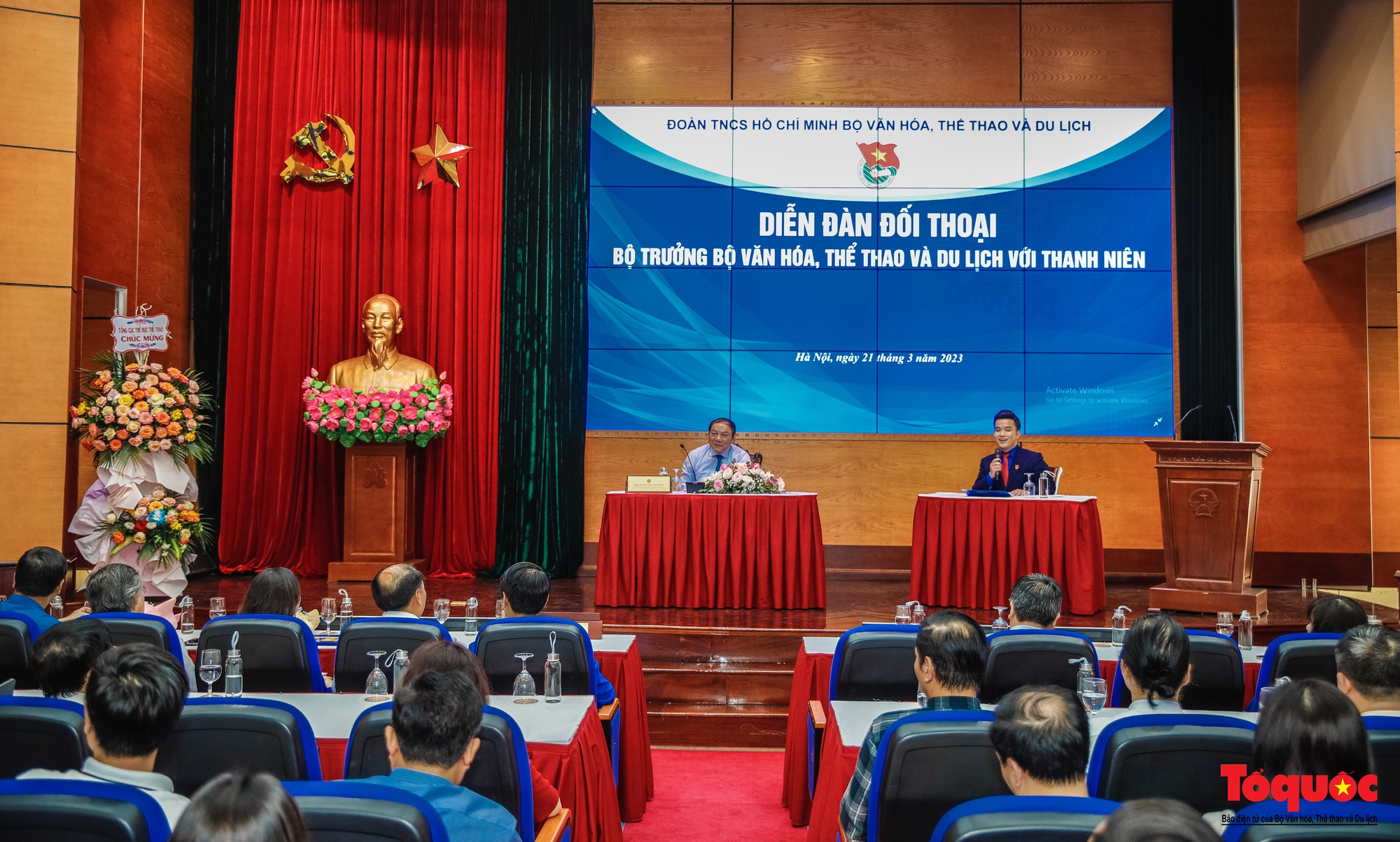 Chùm ảnh: Diễn đàn đối thoại giữa Bộ trưởng Bộ VHTTDL với thanh niên - Ảnh 6.