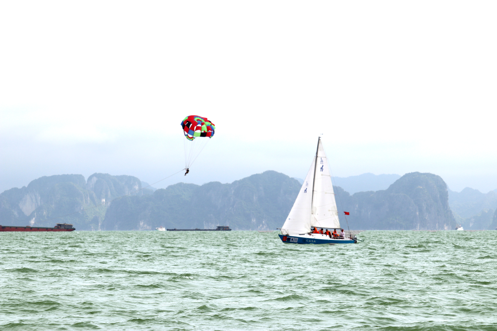 Quảng Ninh: Tăng sức hấp dẫn từ các sản phẩm du lịch biển đảo mới - Ảnh 2.