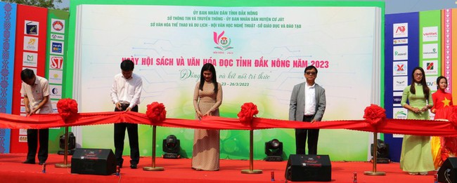 Đắk Nông: Đưa "Không gian sách số" vào Ngày hội Sách và Văn hóa đọc - Ảnh 1.