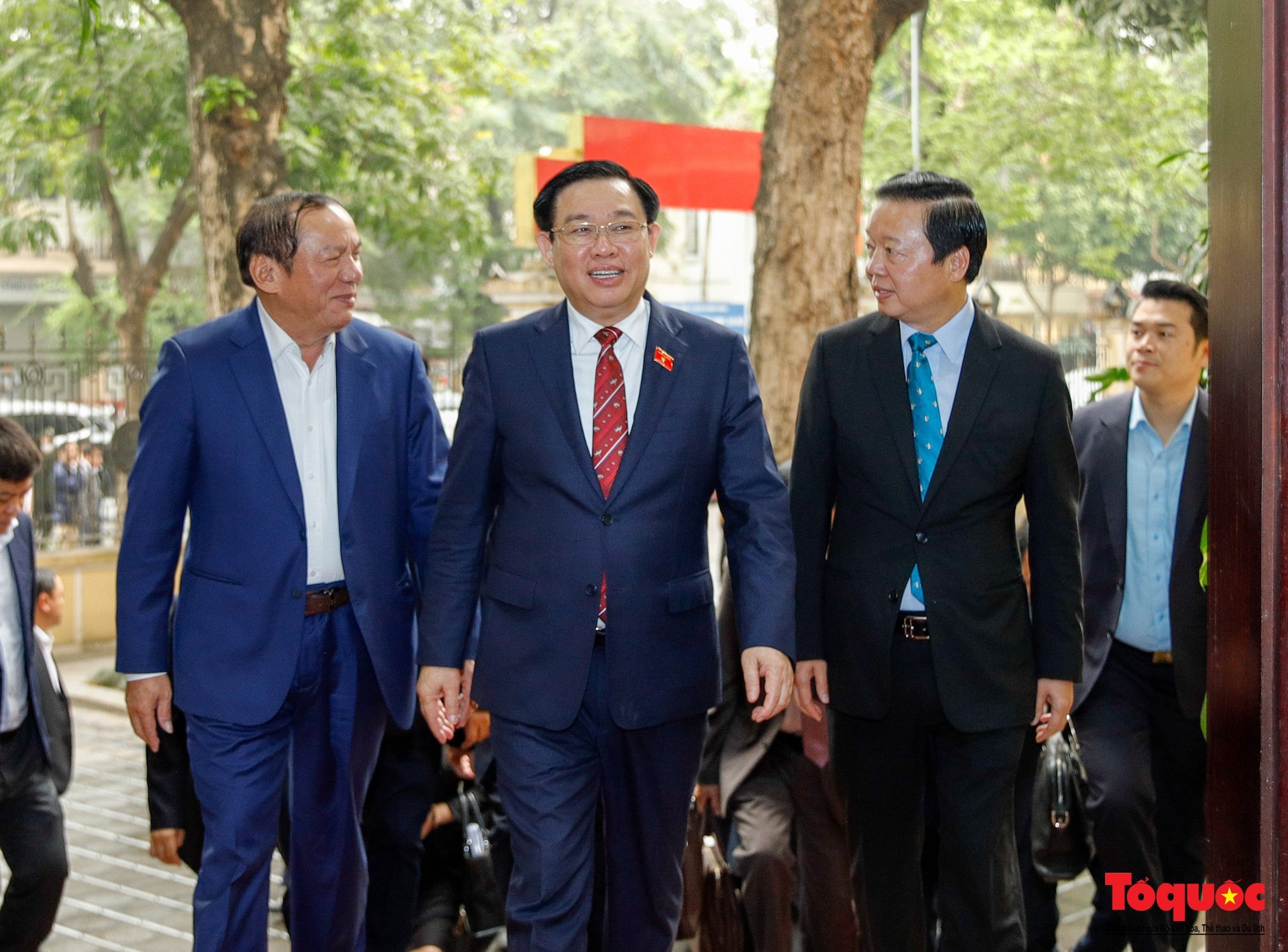 Tháo gỡ những điểm nghẽn về thể chế để phát triển văn hoá, thể thao và du lịch - Ảnh 1.