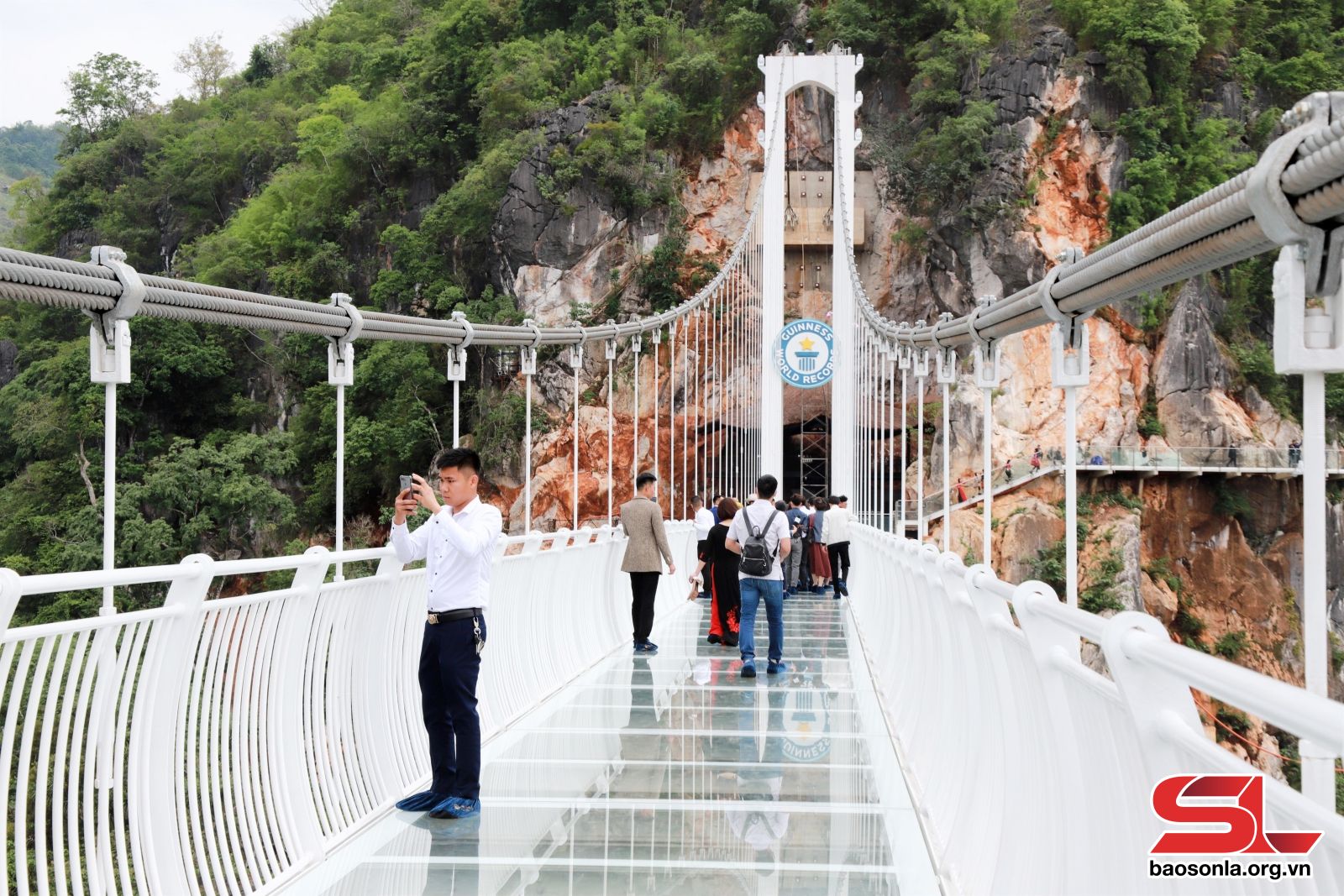 Sơn La: Chuyển đổi số trong doanh nghiệp dịch vụ du lịch - Ảnh 1.