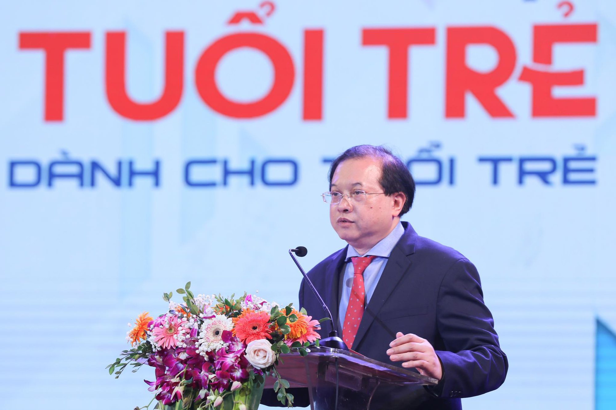 Nhà hát Tuổi trẻ sẽ kế tục xứng đáng sự nghiệp của các thế hệ đi trước, tiếp tục đạt được những thành tựu mới - Ảnh 2.